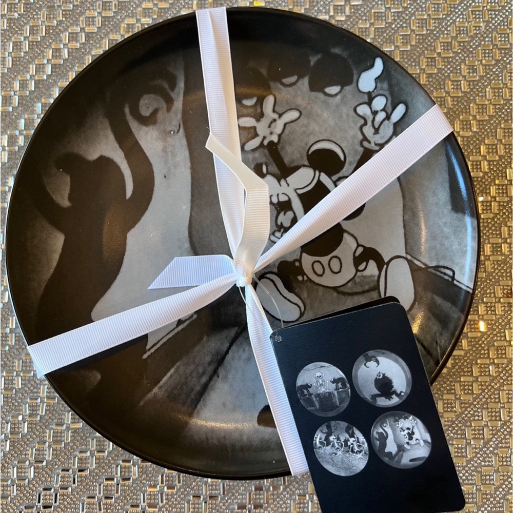 ☠️ DISNEY A Silly Symphony The Skeleton Dance Mickey Halloween Plates Plate Set - Picture 9 of 11